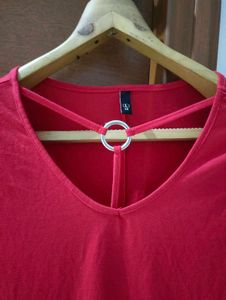 MAX Red Ring Detail V-Neck Top🎀