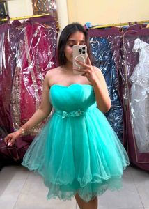 Stunning Turquoise Strapless Party Dress