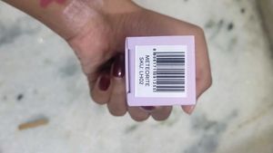 House of makeup combo highlighter and lipstick