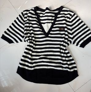🚨sale🚨Chic Striped V-Neck Top