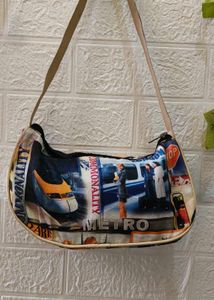 Unique Graphic Print Shoulder Bag