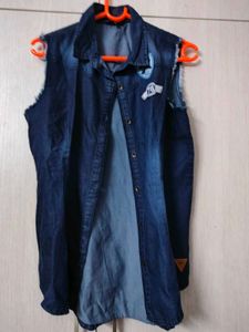Roadster Stylish sleeveless denim shirt