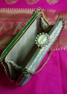 Elegant Clutch Bag with Chain