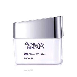 Anew Luminosity Day Cream SPF20