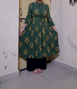 Green Kurta with Sunflower Print