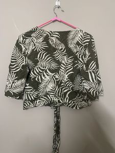 ONLY Tie-Front Top