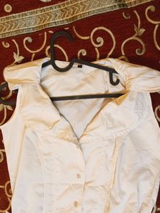 L Size Cream Top