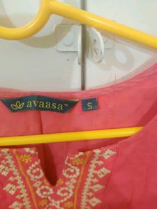 Rose Straight Round Neck Avaasa Kurta Embroidery
