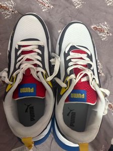 Puma Sneakers