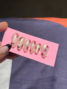 Floral Press-On Nails