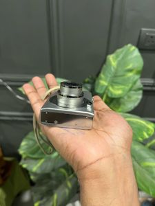 Canon ixus 85  Digital Camera