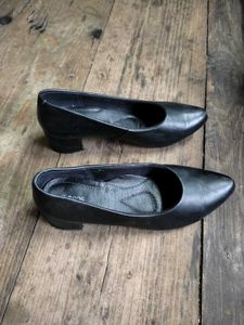 Woods Pumps With 2 Inches Heels