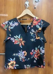 M SIZE 34 Bust Navy Blue Floral Top