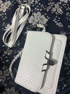 Chic White Textured Shoulder Bag