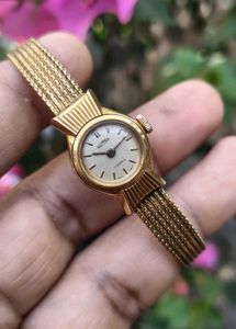 Vintage Roamer Gold Tone Watch
