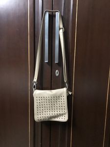 Sling Bag With Lot Of Space And Pocket