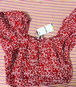 Chic Red Floral Print crop Top