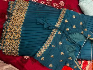 Elegant Teal Pleated Saree