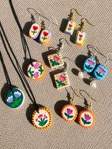 Pendant and earrings set