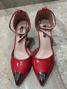 Hot red heels