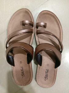 Elegant Bronze Toe-Ring Sandals