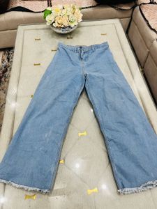 Wide Leg Frayed Hem Jeans