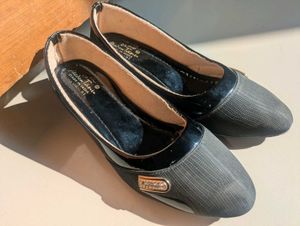 Elegant Black Wedge Shoes