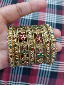 Exquisite Bangle Set