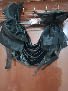 Black Velvet Cute bow sleeves 💫