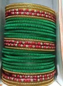 Bangle Set With Bindis