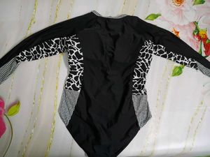 (883)Long Sleeve Swimsuit