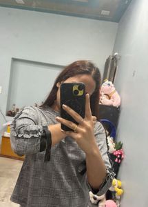 Stylish Grey Plaid Top