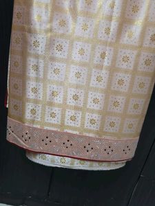 Elegant Cream &amp; Gold Saree with blouse