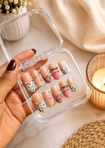 Chic Leopard Print Press-On Nails