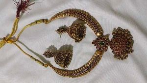 Exquisite Gold Necklace &amp; Earrings Set