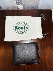 US brand - Roots Leather Bifold Wallet