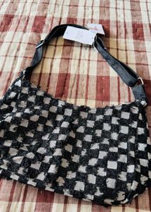 solid bucket shoulder bag