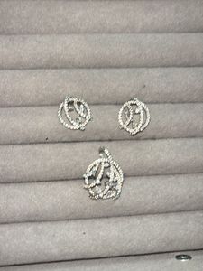 Glow crystal stud with doller
