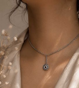 Elegant Silver Pendant Necklace