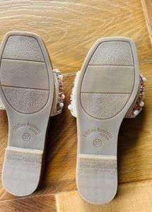 Embellished Floral Flat Sandals