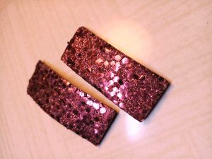 Sparkling dark Rosy hair clip.