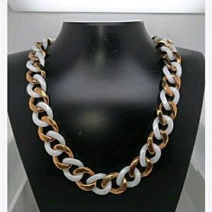 Trendy Necklace Chain And Earrings...