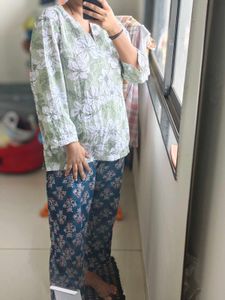 Green Floral Print top