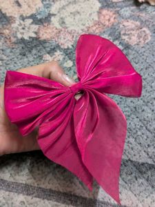 Elegant Gold Choker Necklace and hair bow