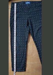 Branded Cropped Pant..