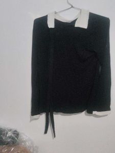 Chic Black Top with Peter Pan Collar