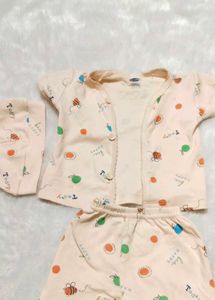 Cute Bee Print Baby Sleepsuit &amp; Hat