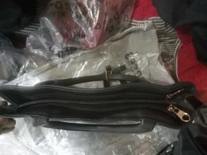 Black Colour Hand Bag With 3no Sleepers Free