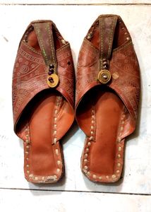 3 Pairs Of Flipflops And Bellies