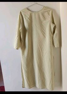 AVAASA Elegant Embroidered Kurti
